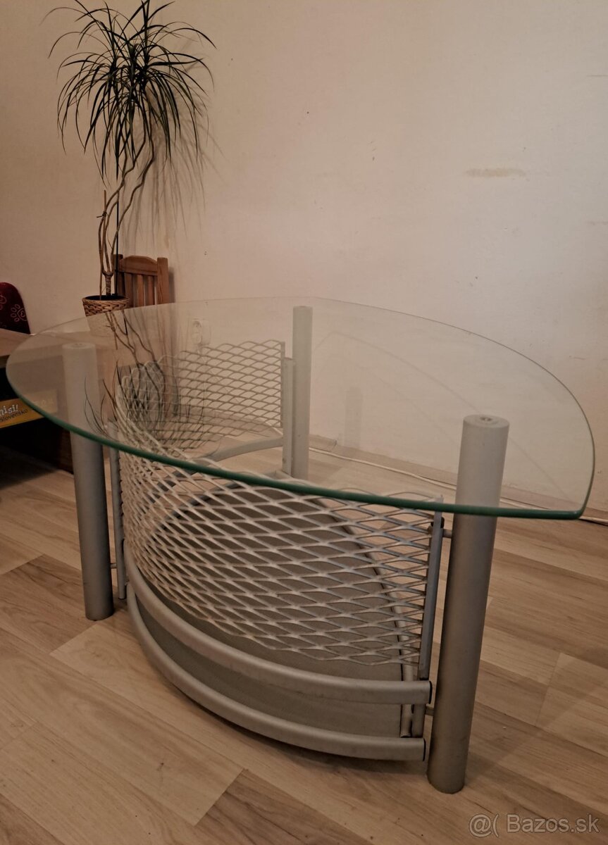 Sklený stolík s kovovým podložím, konferenčný stolík - 2