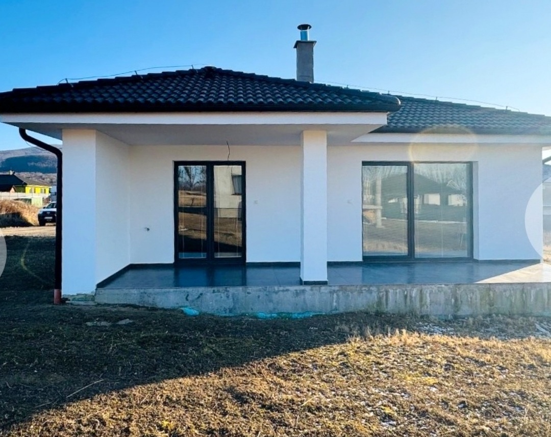 Nový bungalov, veľký priestor, súkromie Čaňa - 2