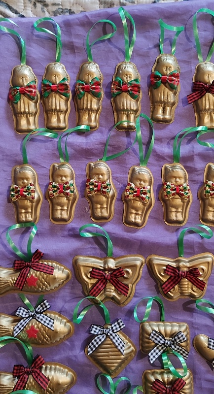 vianočné ozdoby kus 1,20€ - 2