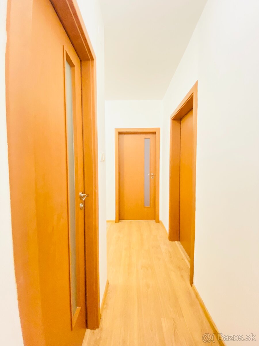 NA PRENÁJOM VEĽKÝ 3-IZBOVÝ BYT S DVOMA LOGGIAMI, UL. FÁBRYHO - 2
