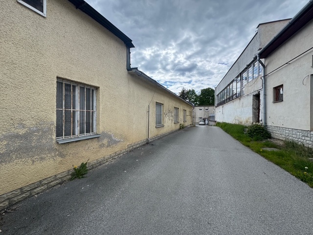 NA PREDAJ polyfunkčný objekt, centrum Lipany - 2