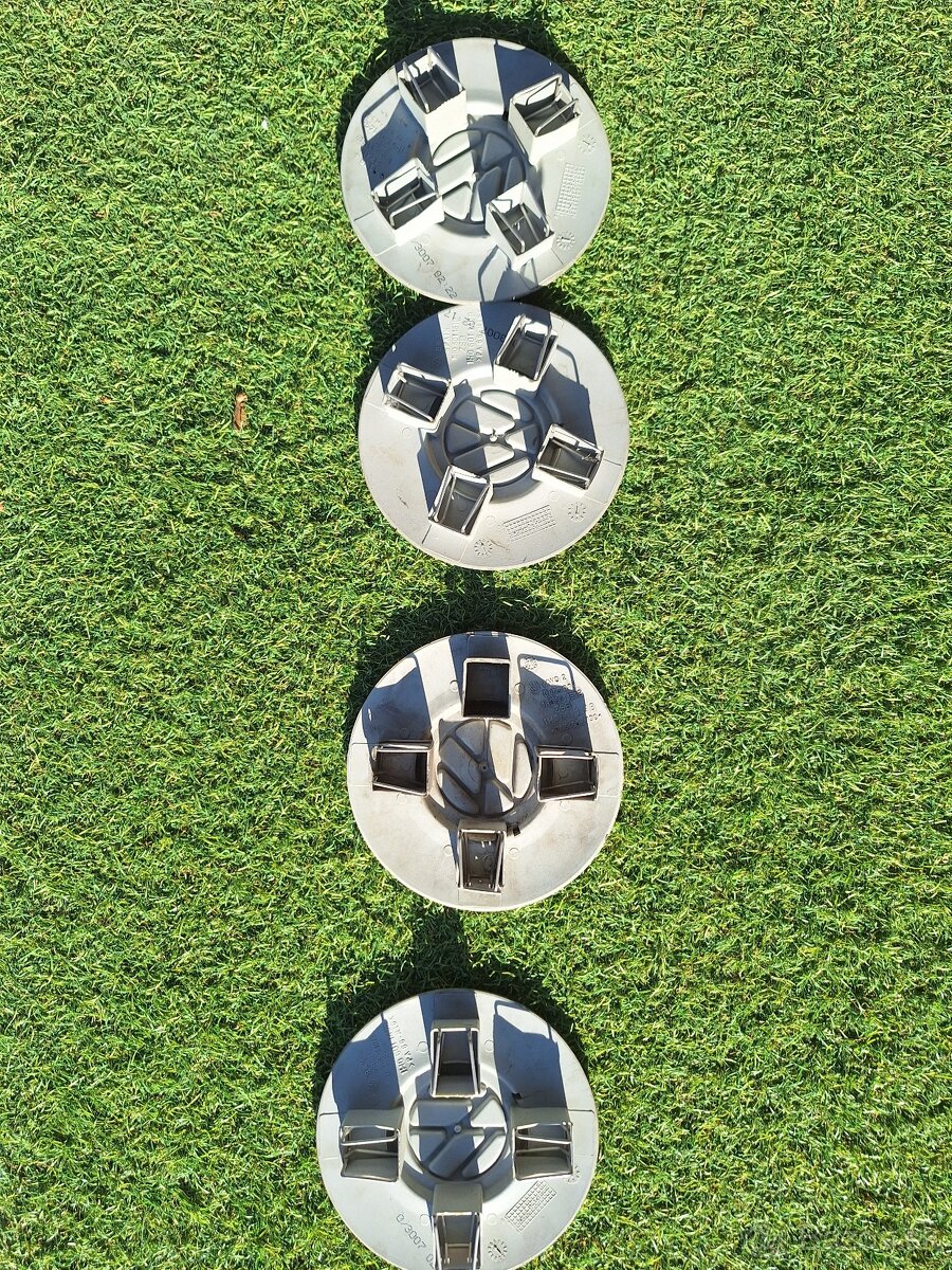 Puklicky volkswagen golf 3 - 2