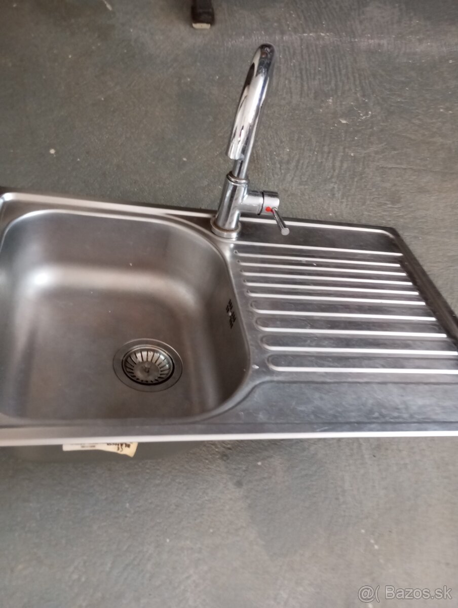 Nerezové umývadlo s bateriou - 2