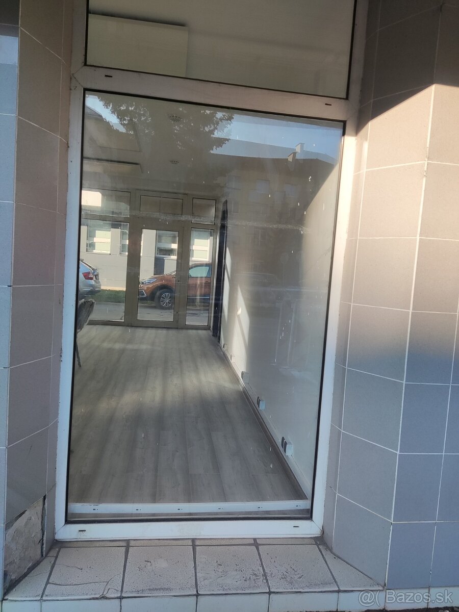 PREDAJŇA - OBCHODNÝ PRIESTOR - 2