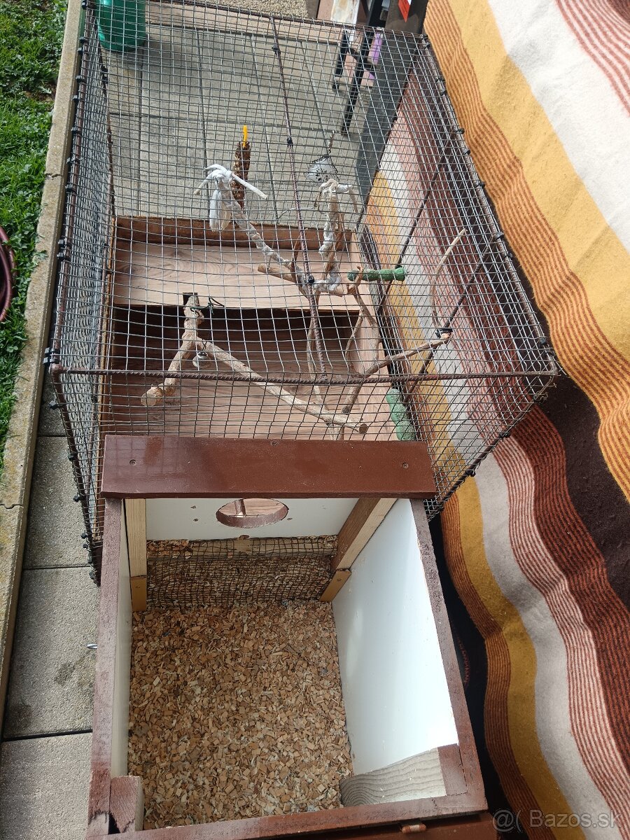 Predám klietky pre papagáje. - 2