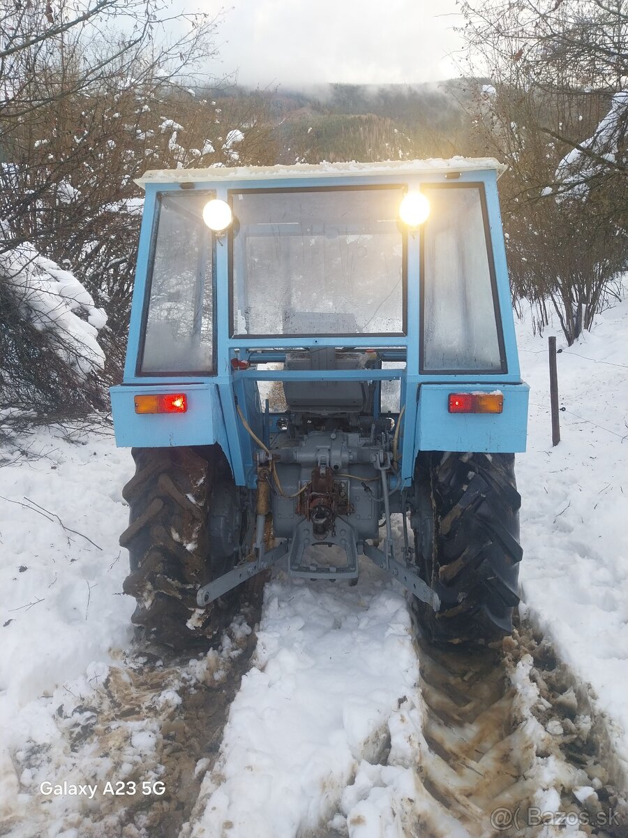 Predám traktor 5611 - 2