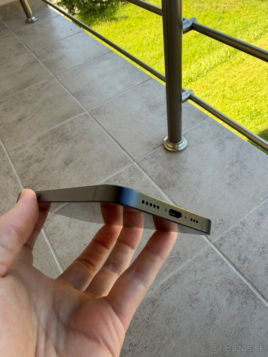 Predám Apple iPhone 16e 128gb čierny - 2