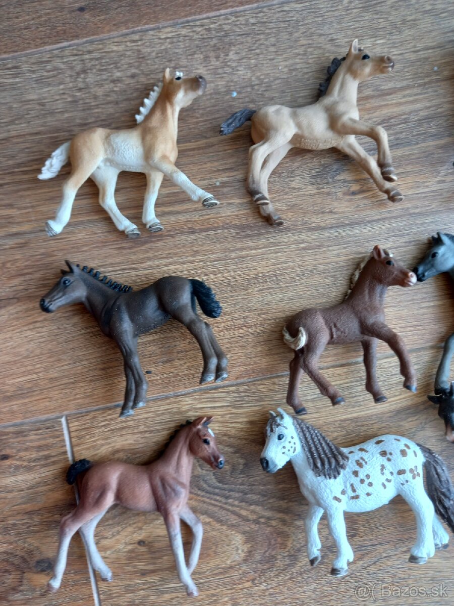 Schleich žriebätá a ponik - 2