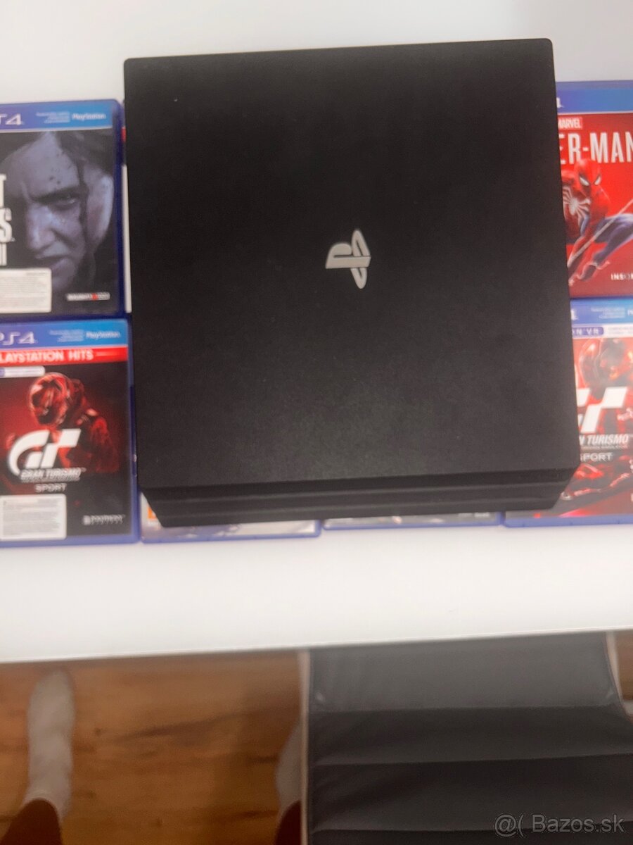 Predám PlayStation 4 Pro + 9 originálnych hier (Komplet set) - 2