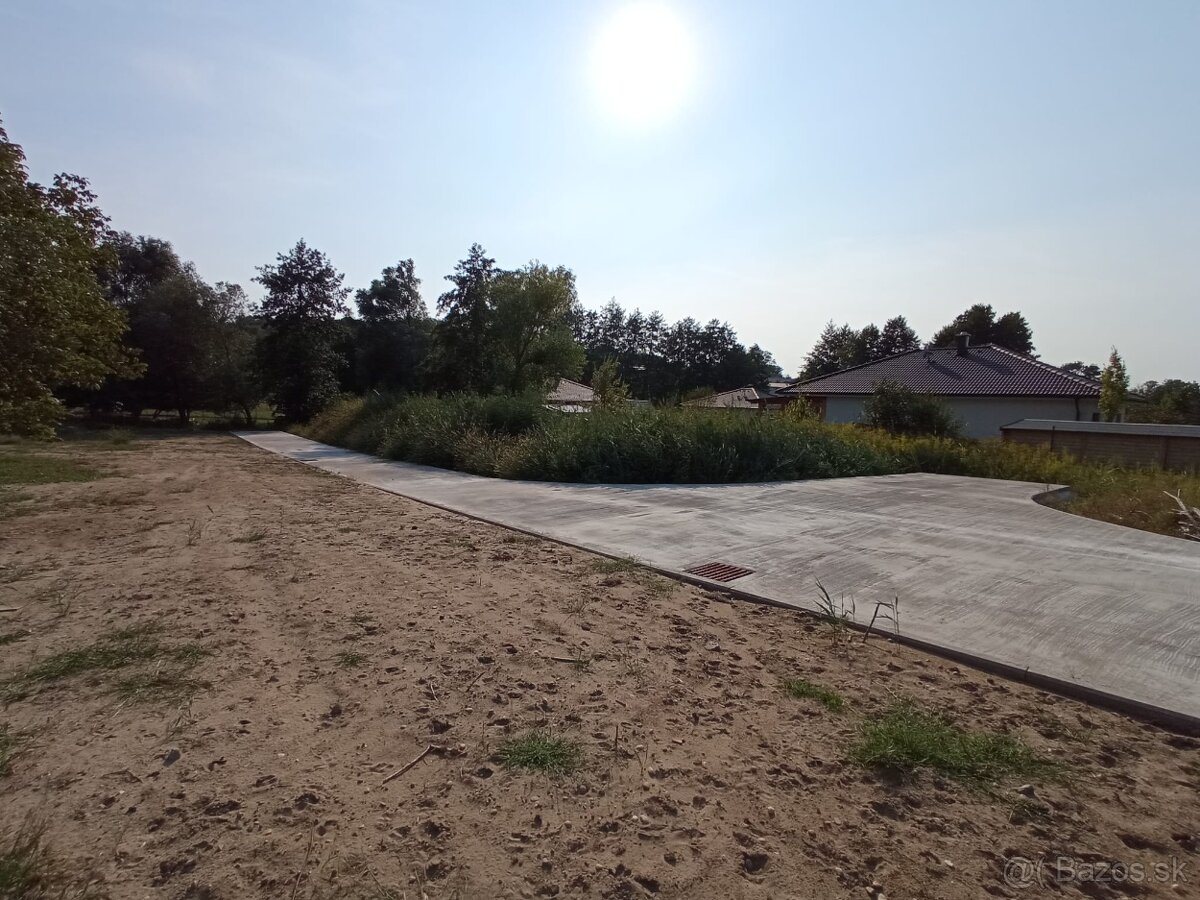 Lukratívny stavebný pozemok v obci Lozorno - 2