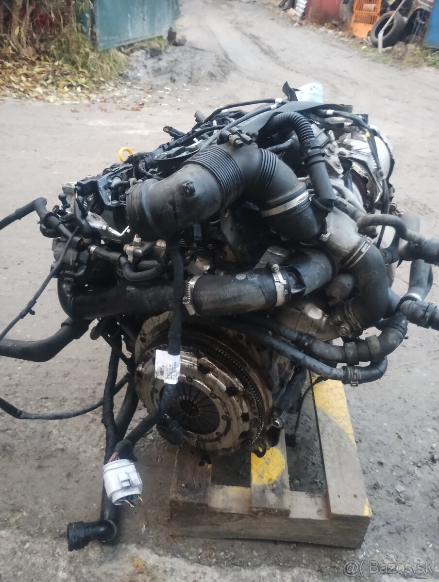 Predám motor 1,6 TDI 77 kw CLHC volkswagen group - 2