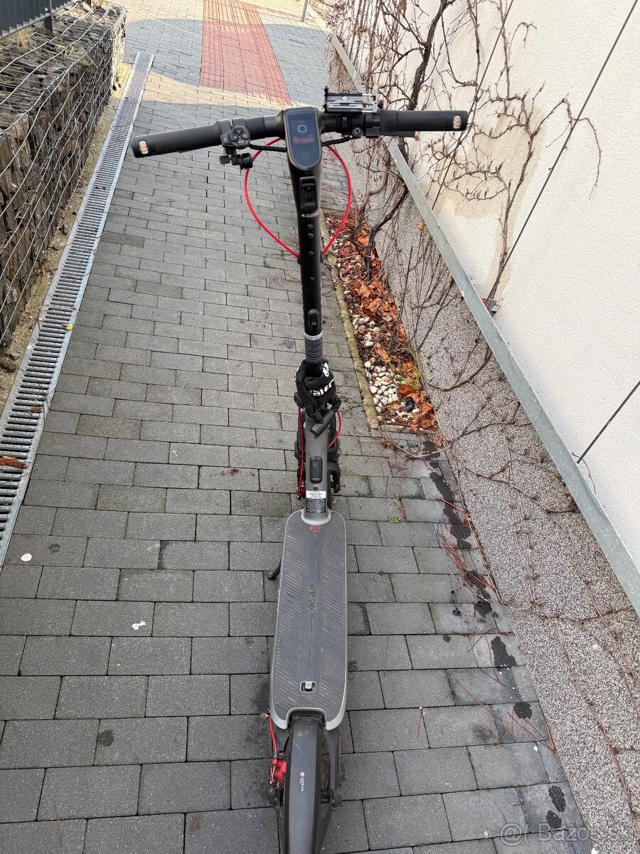 Elektrická kolobežka Ninebot F3 Pro - 2