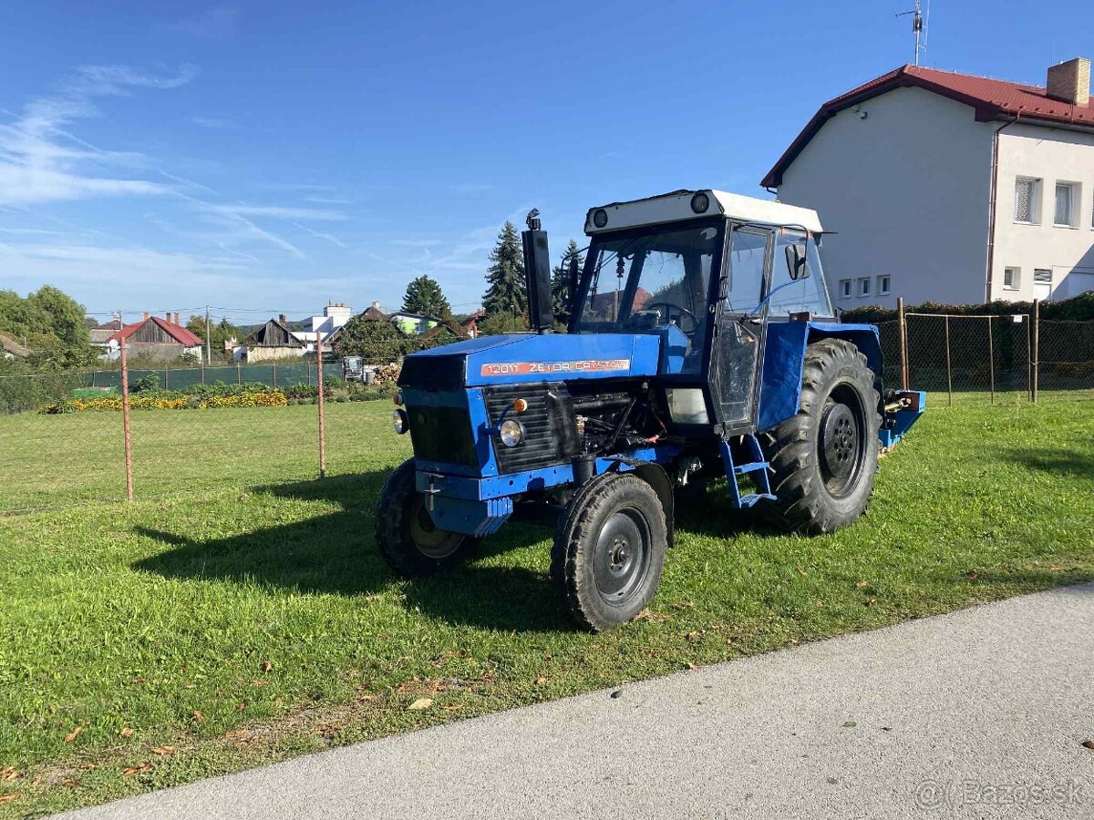 Predám traktor Zetor 12011 vrátane príslušenstva - 2