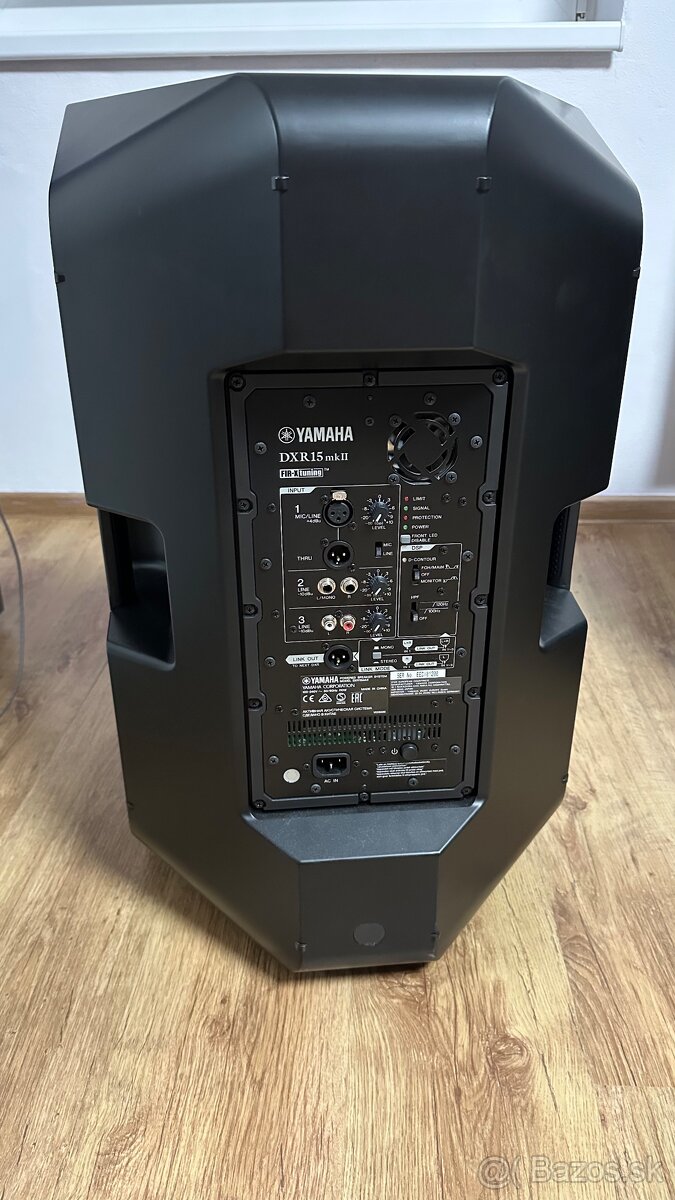 Yamaha DXR 15 MKII Aktívne reproduktory - 2