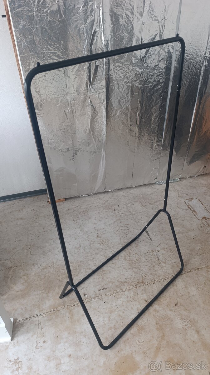 VEŠIAK, STOJAN NA ŠATY A OBLEČENIE - 2