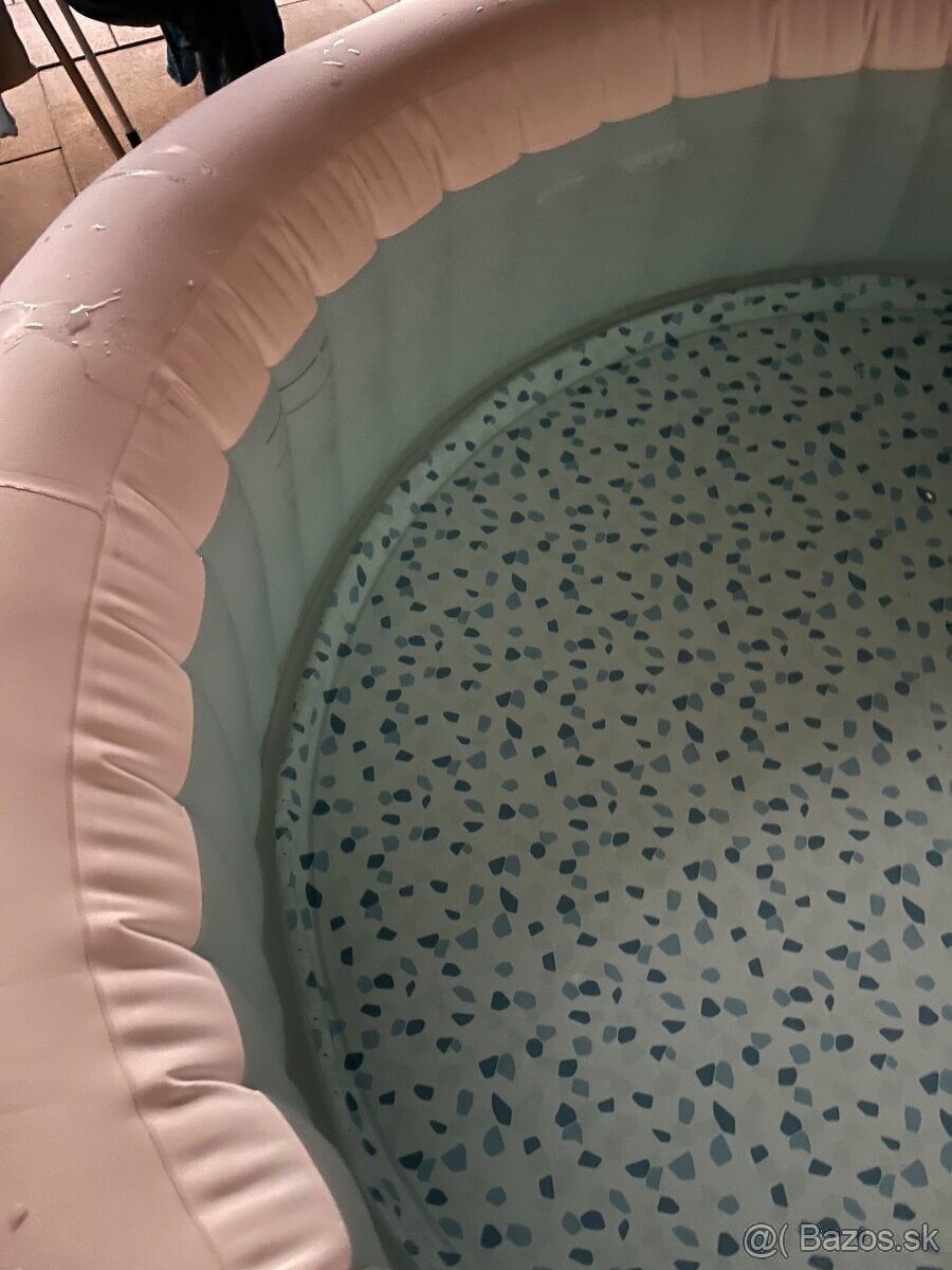 Predám výrivku Bestway Vírivka Lay-Z-Spa Miami Airjet - 2