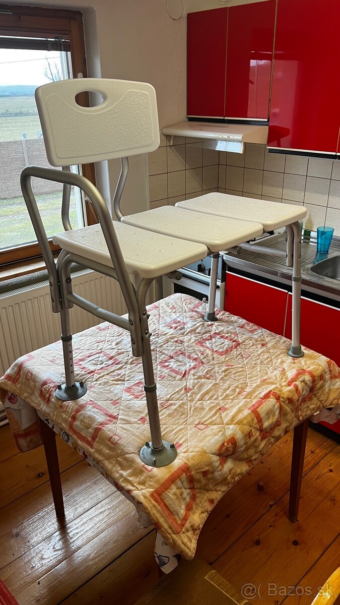 Sprchovacia stolička do vane - 2