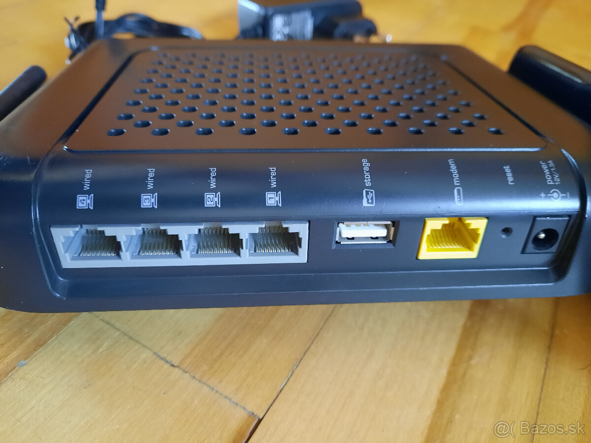 Router Belkin N+ F5D8235-4 V1 - 2