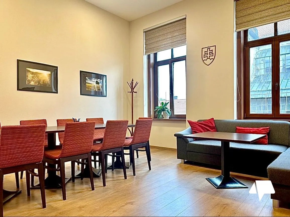 Prenájom 4 kancelárie, rekonštrukcia, centrum, Nitra - 2