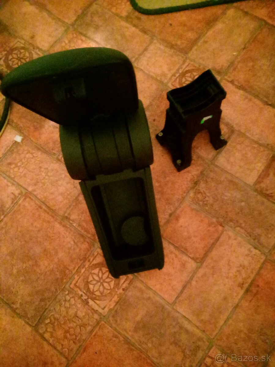 Lakťová opierka škoda - 2