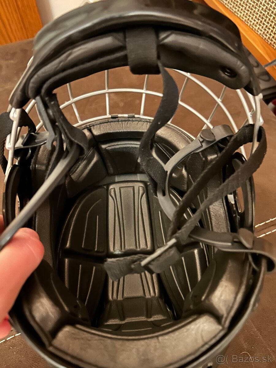 Hokejová prilba - 2