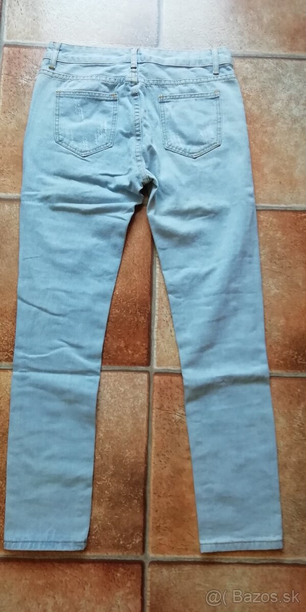 Dievčenské svetlo modré rifle. - 2