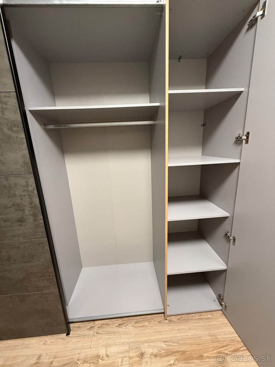 Šatníková skriňa - 2