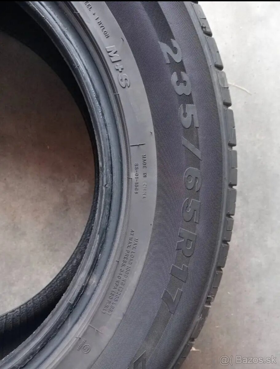Letné pneu 235/65 R17 - 2