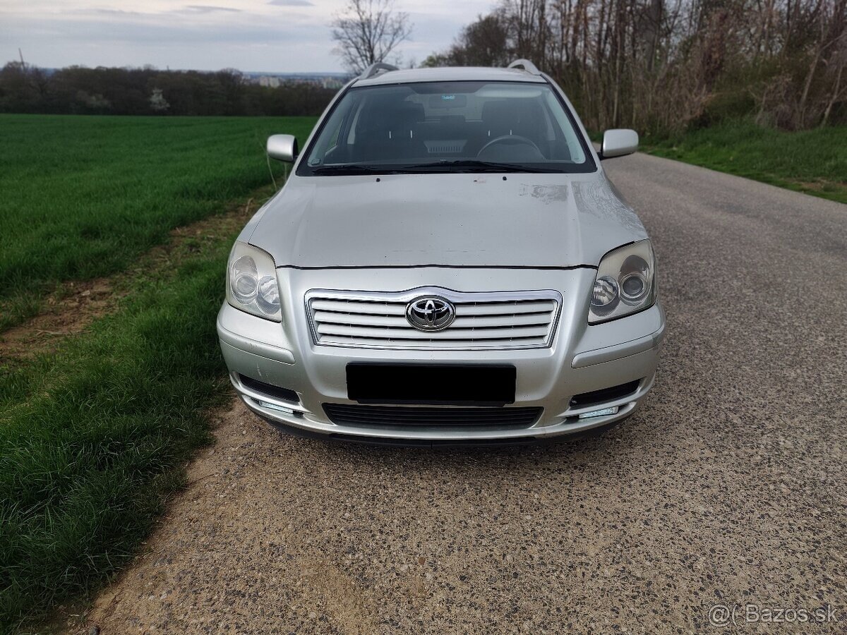 Toyota Avensis Combi 1.6 benzín - 2