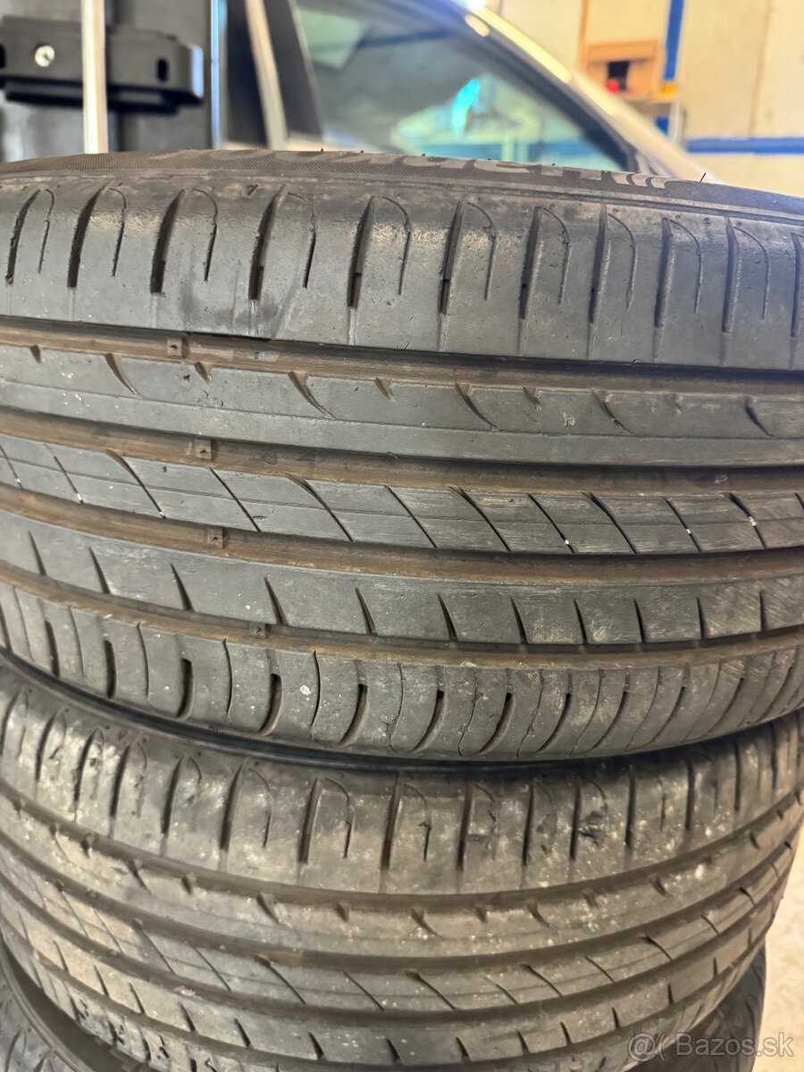 Hankook 225/45r17 letne dezén cca 5,5 mm - 2