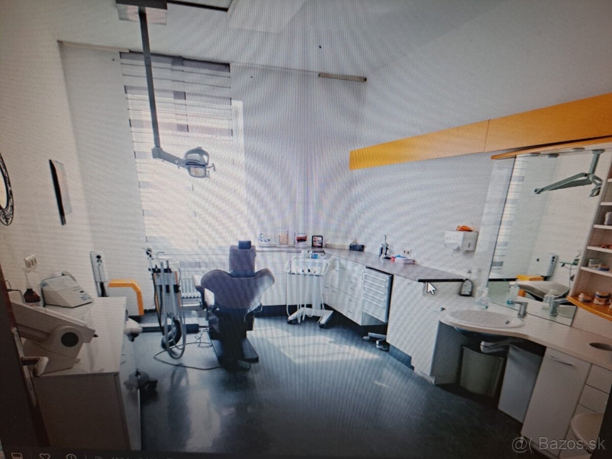 Zariadenie zubnej ambulancie, zubné kreslo. - 2