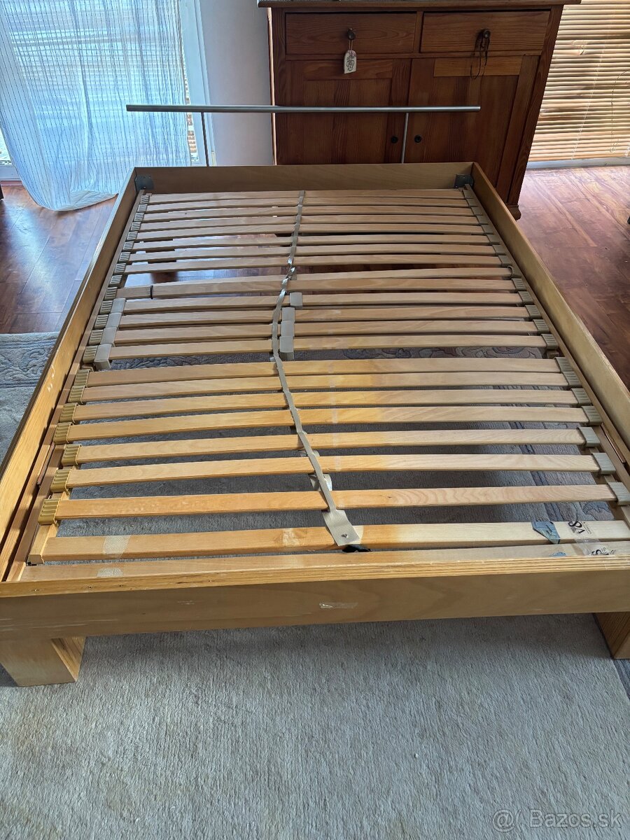 Kvalitná drevená posteľ 150x210 - 2