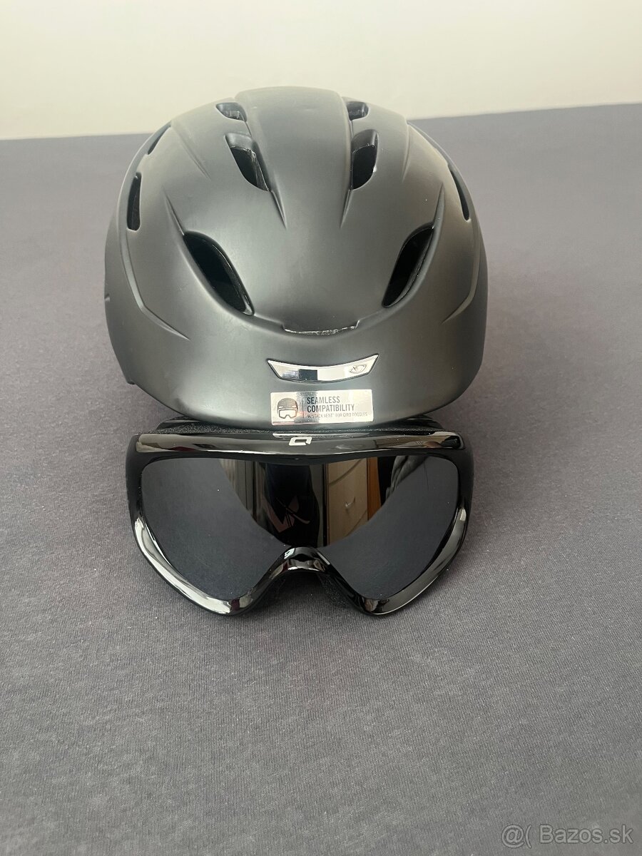 Lyžiarská prilba + okuliare - 2