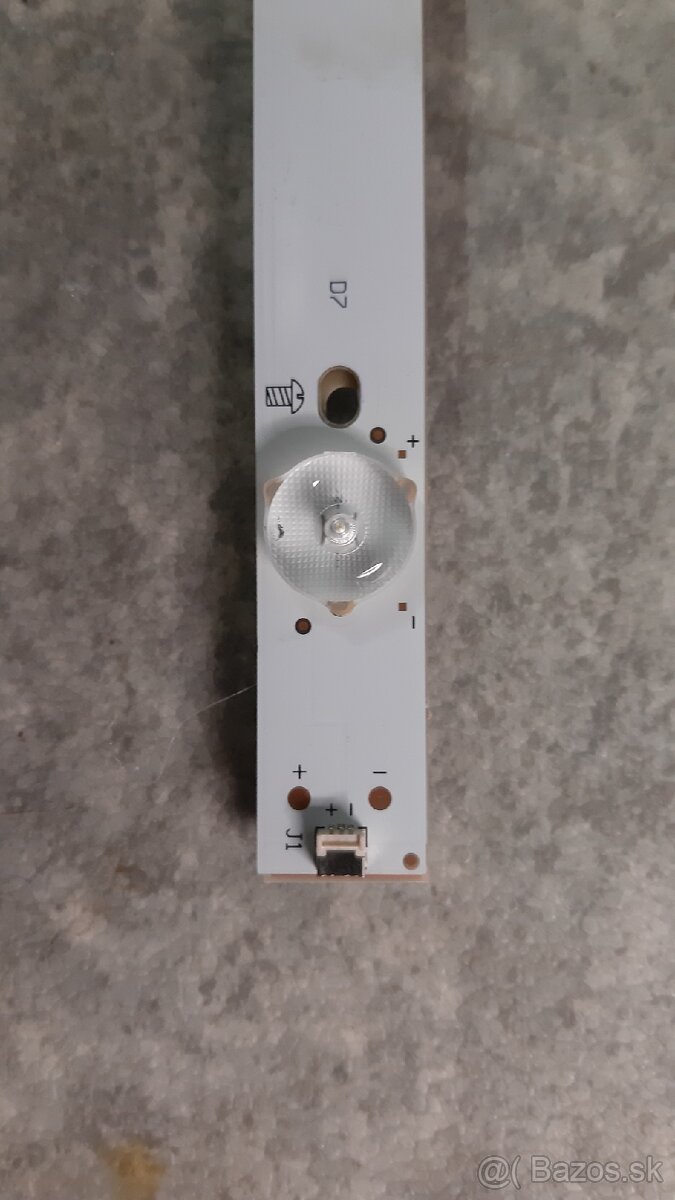 Philips 32" LED TV - 2