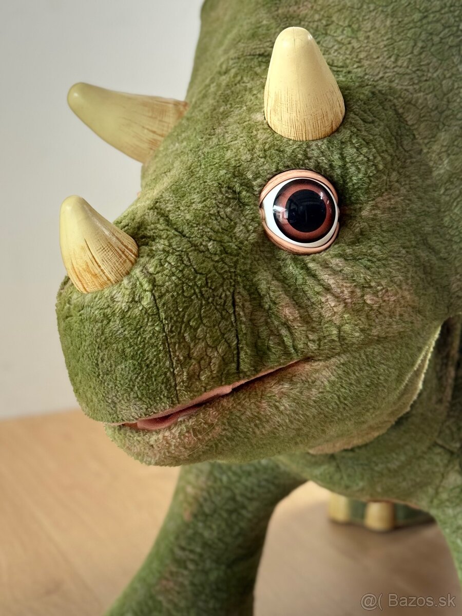 Veľký Triceratops - 2