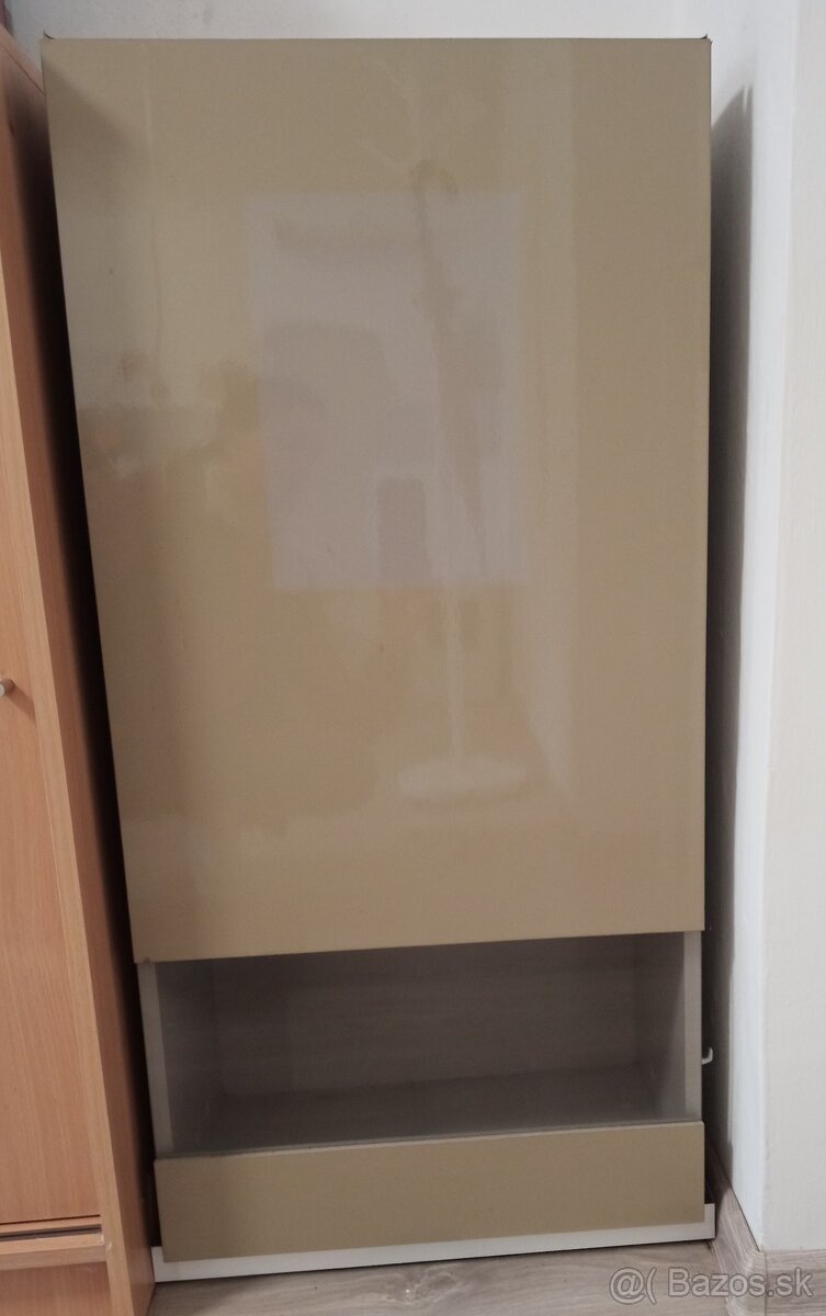Skrine na stenu - 2
