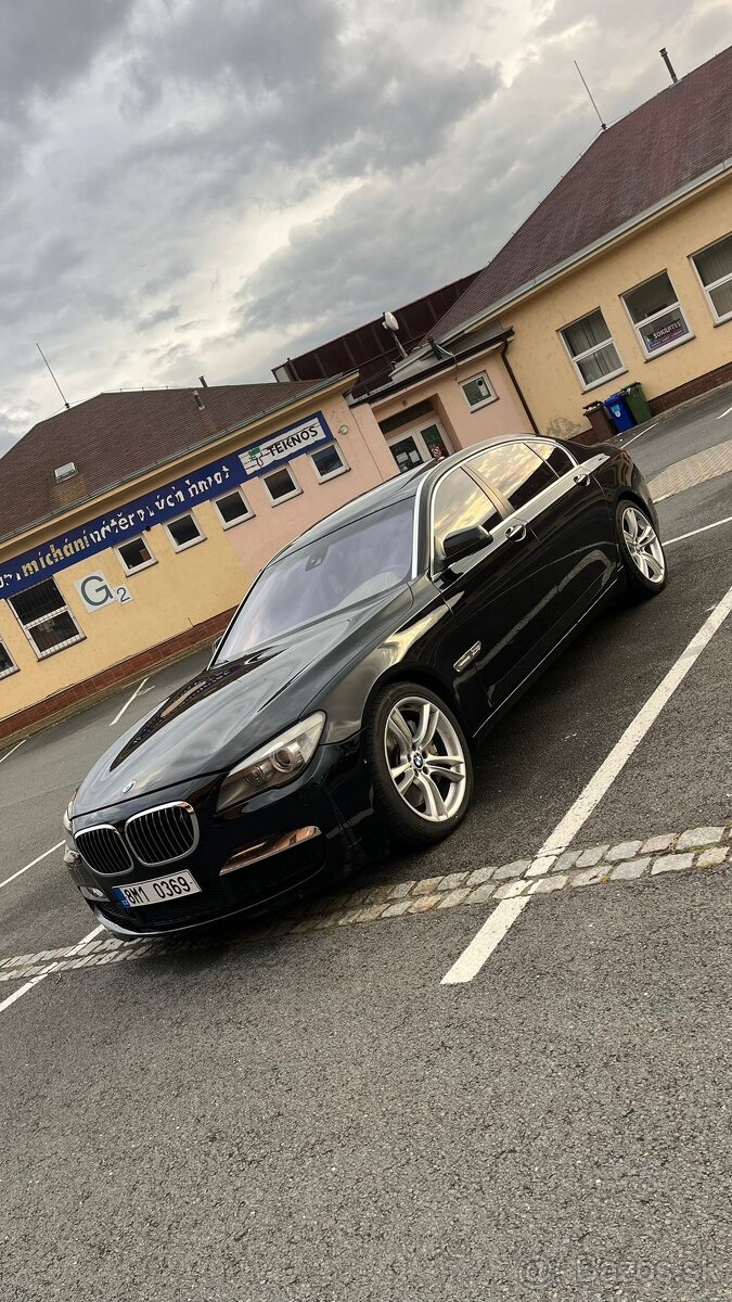 BMW 750Li xDrive F02 - 2