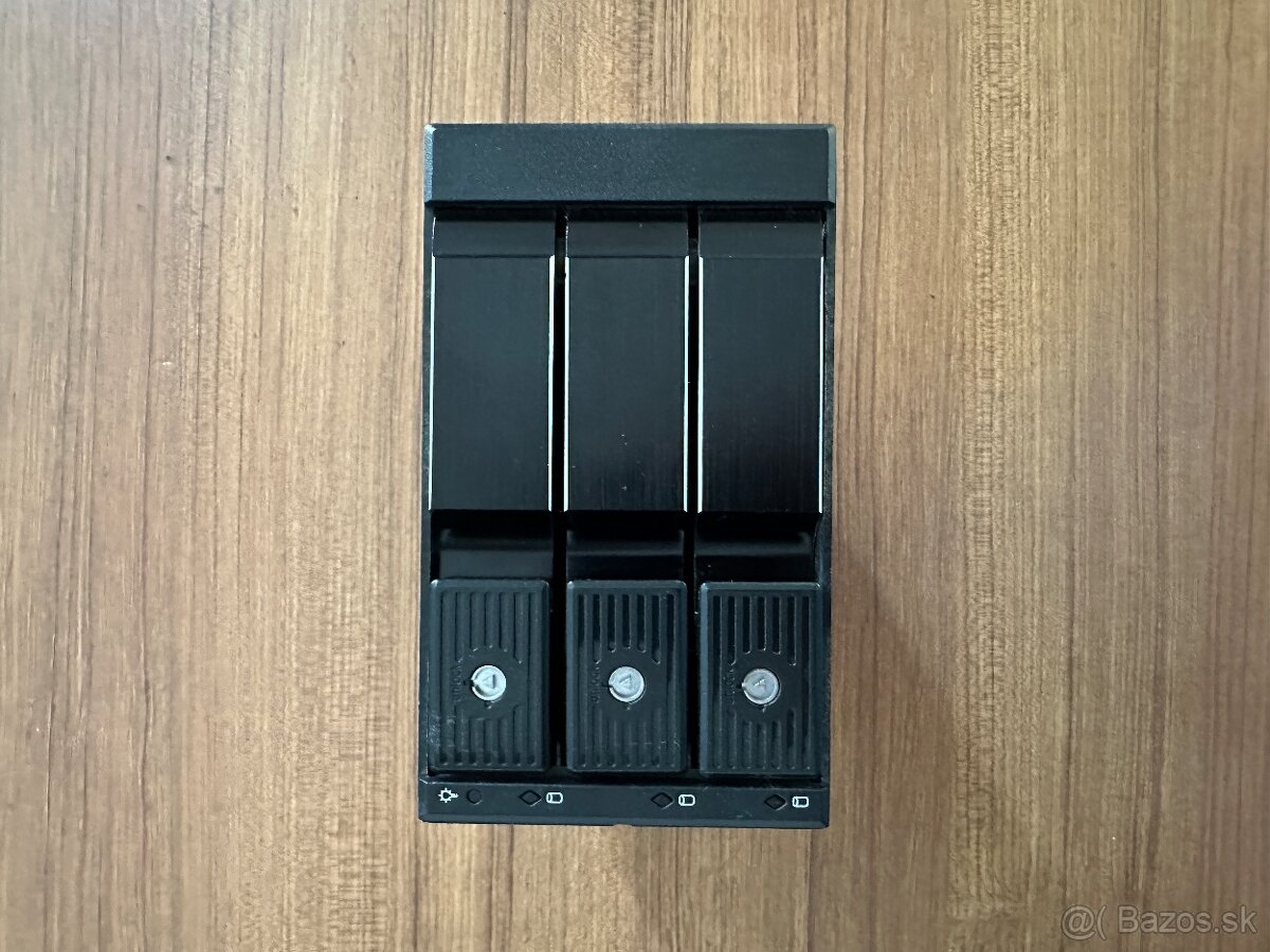 Interný rámček Silverstone FS303 z 2x 5,25" na 3x 3,5" - 2