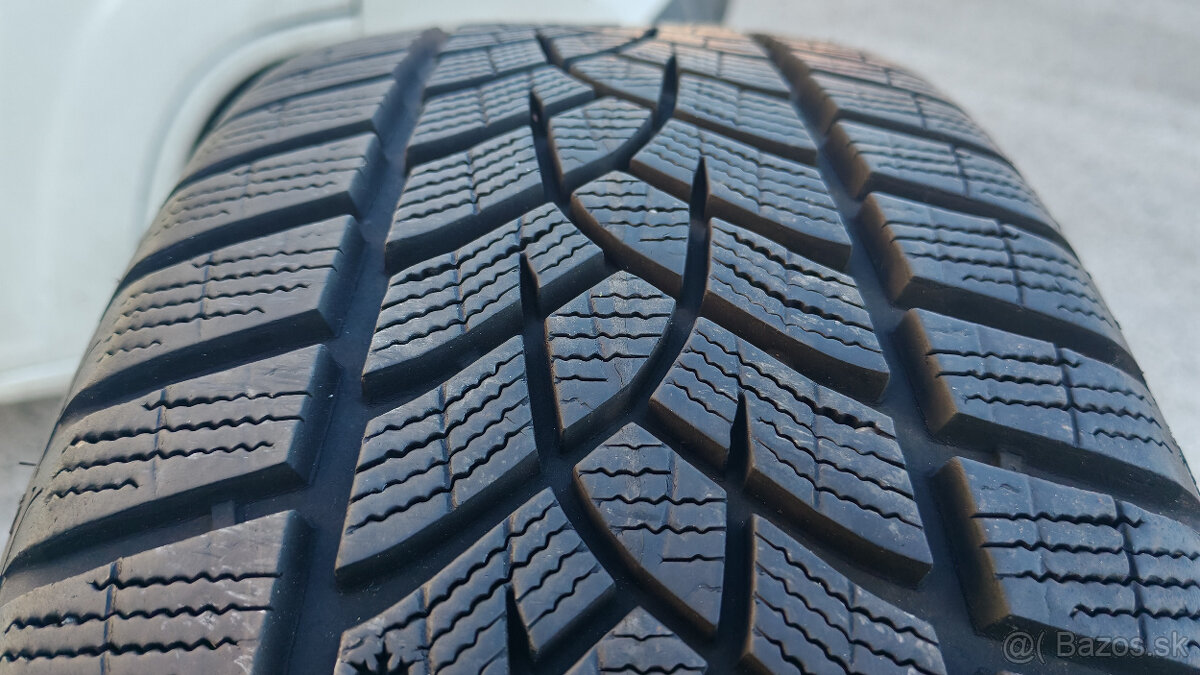 Zimné pneu 205/50 R17 --- GOOD YEAR - 2