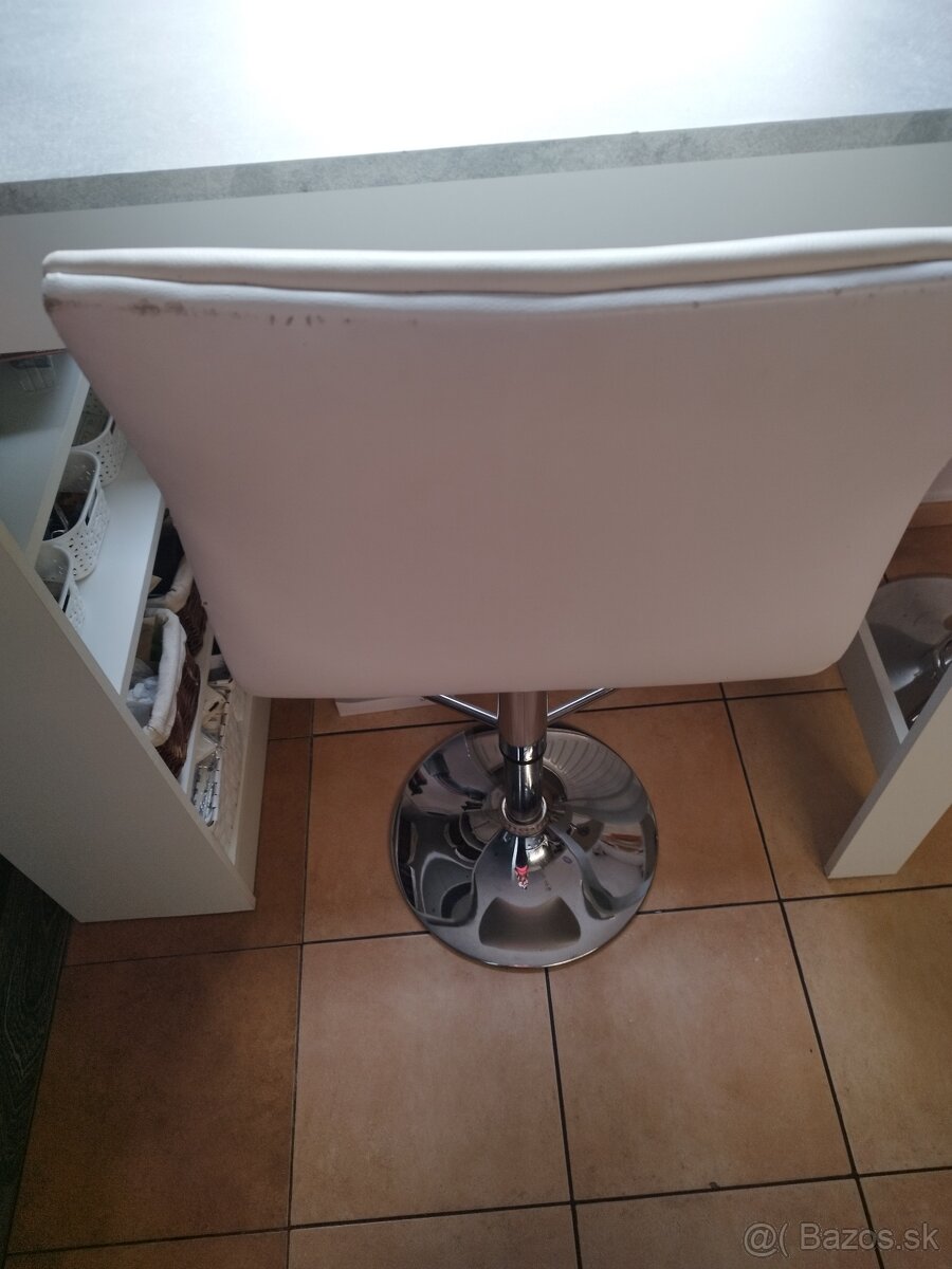 Barový stolík so stolickami - 2