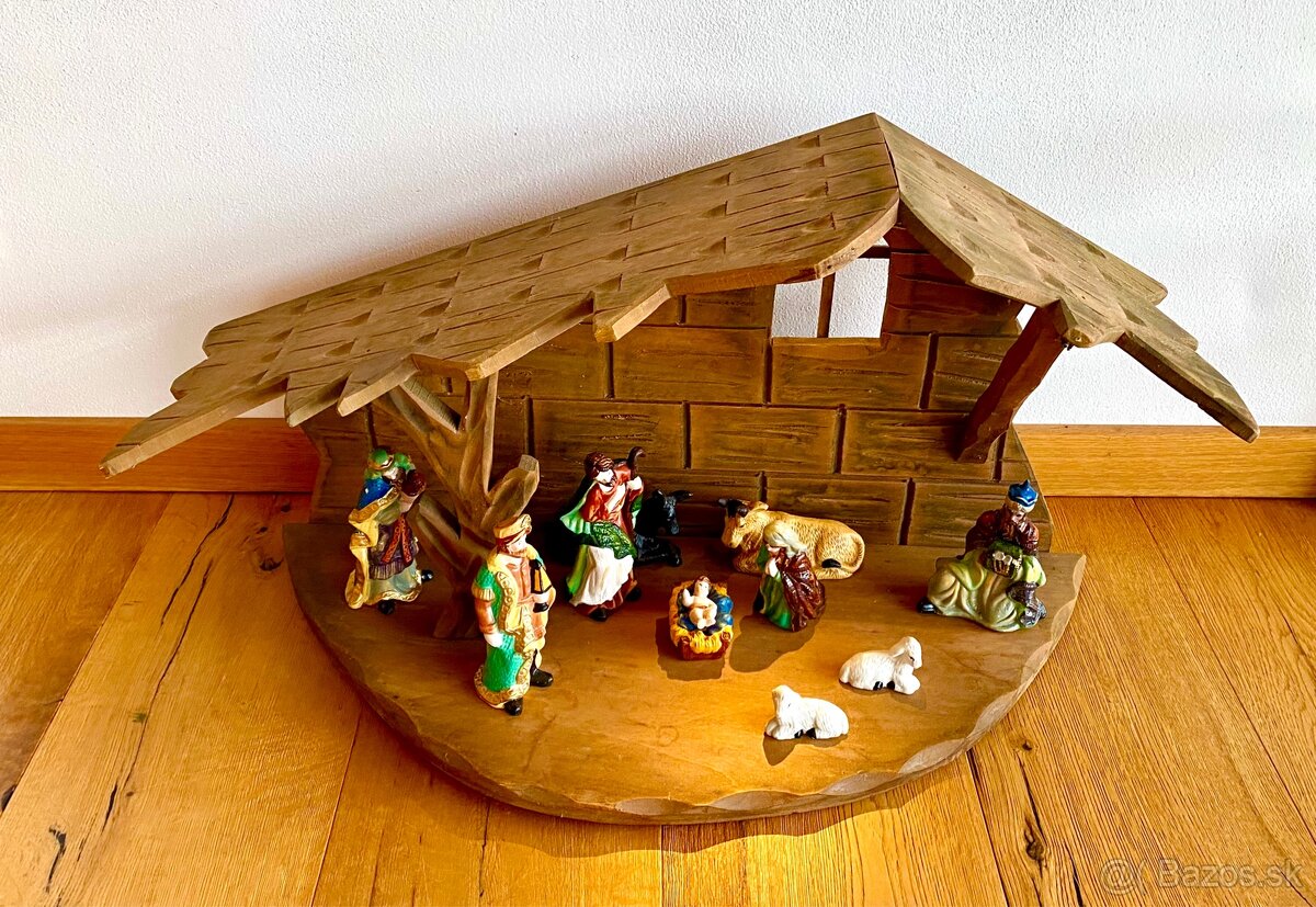 Starý velký krásný dřevěný betlém s osvětlením - 2