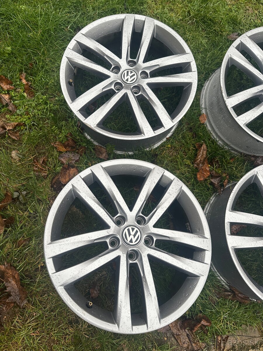 Volkswagen Golf originál disky R18 - 2