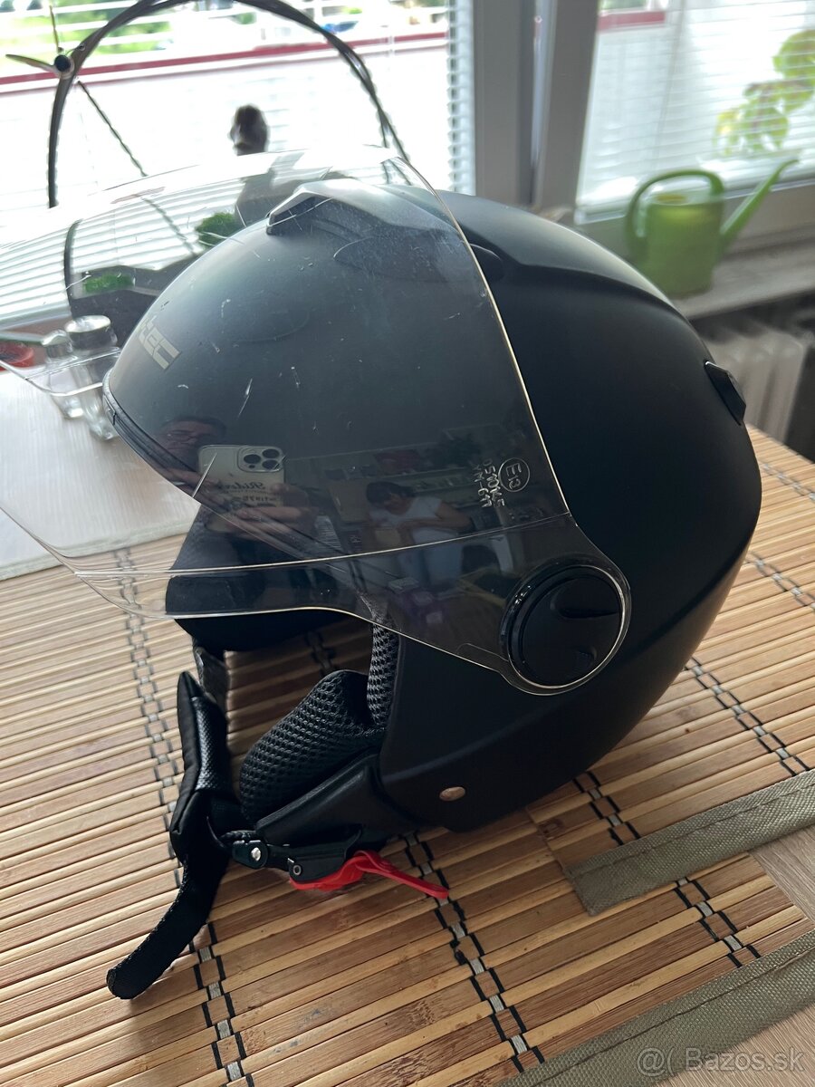 Otvorená prilba - 2