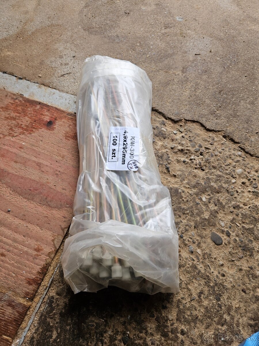 Predám fasádne hmoždinky. - 2