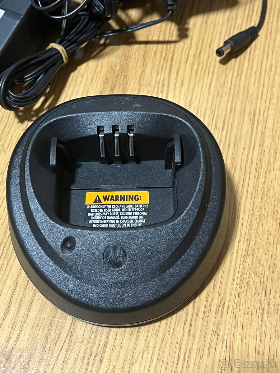 Motorola nabijacka CP040, DP1400 - 2