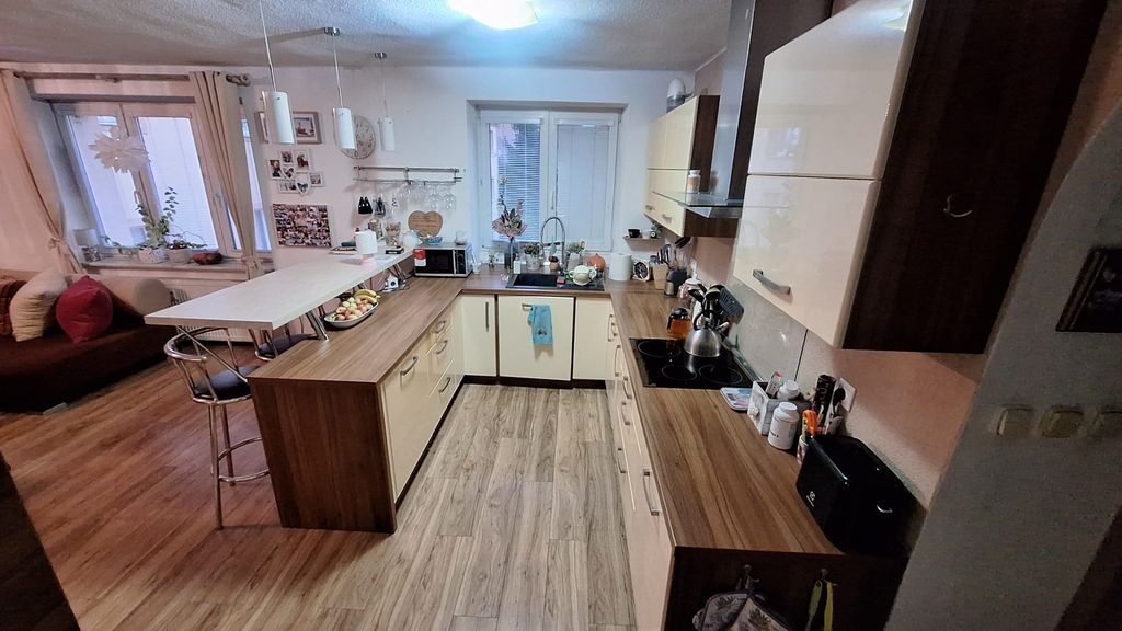 Nájom 2,5 izbový byt Zvolen širšie centrum - 2