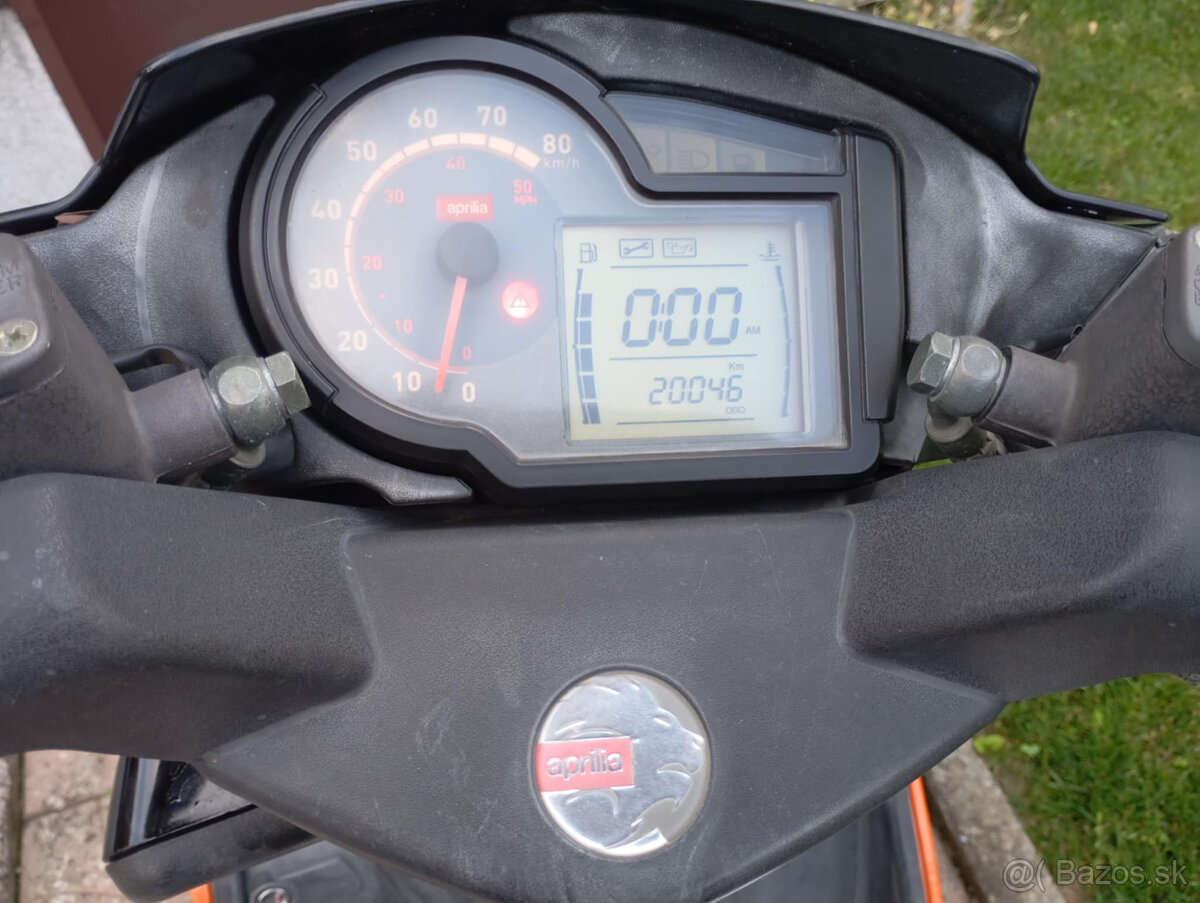 Predám skúter Aprilia SR50 - 2