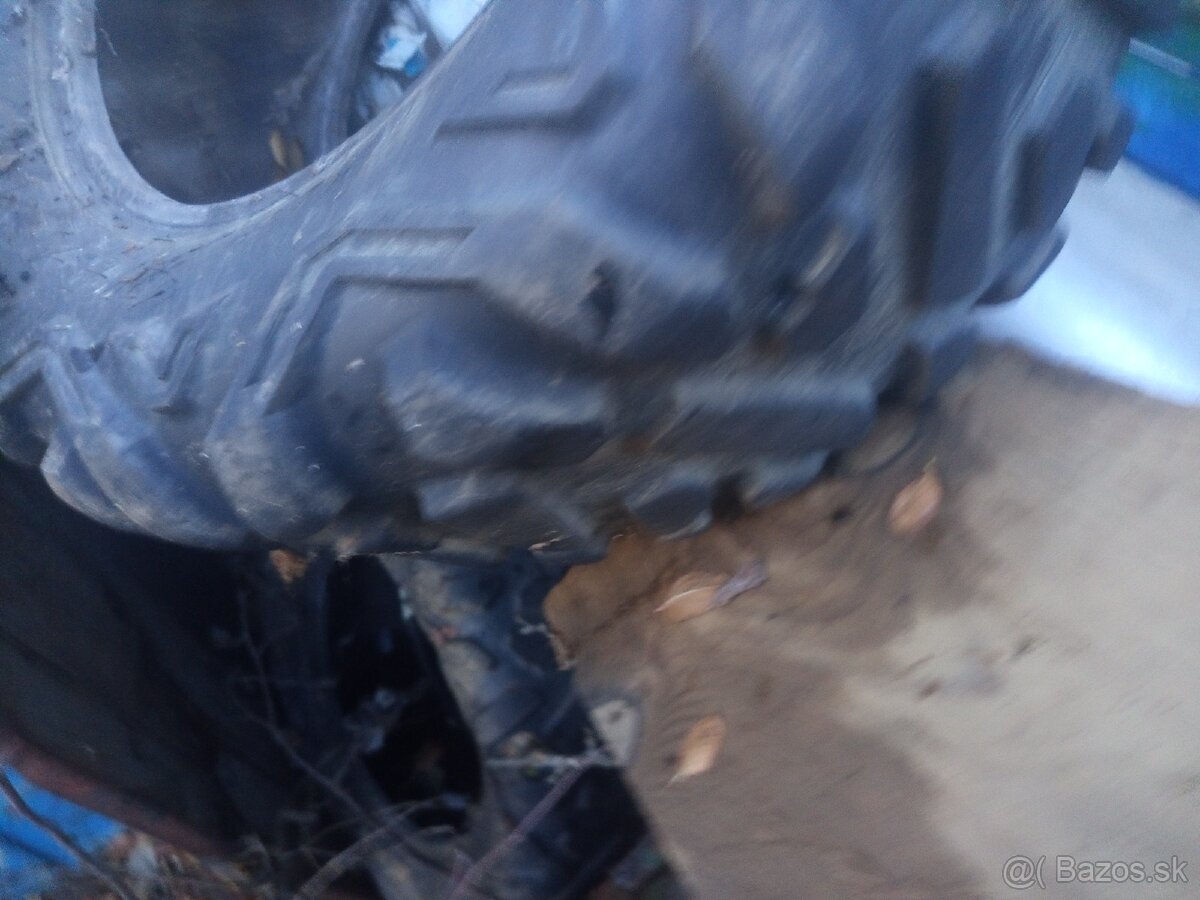 Predám pneumatiky na štvorkolku AT26x10-14 - 2