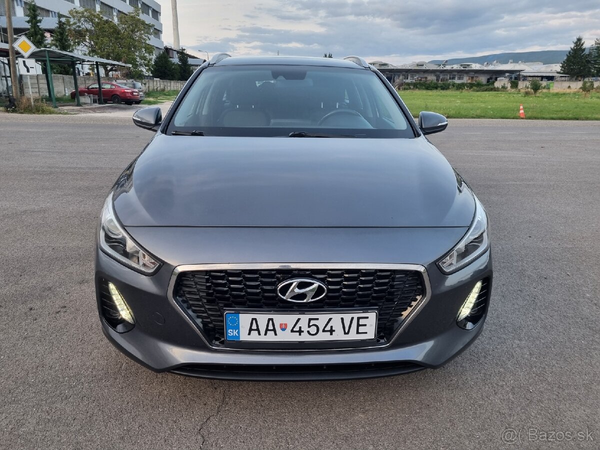 Hyundai i30 Combi 1.4 Benzín 74kw - 2