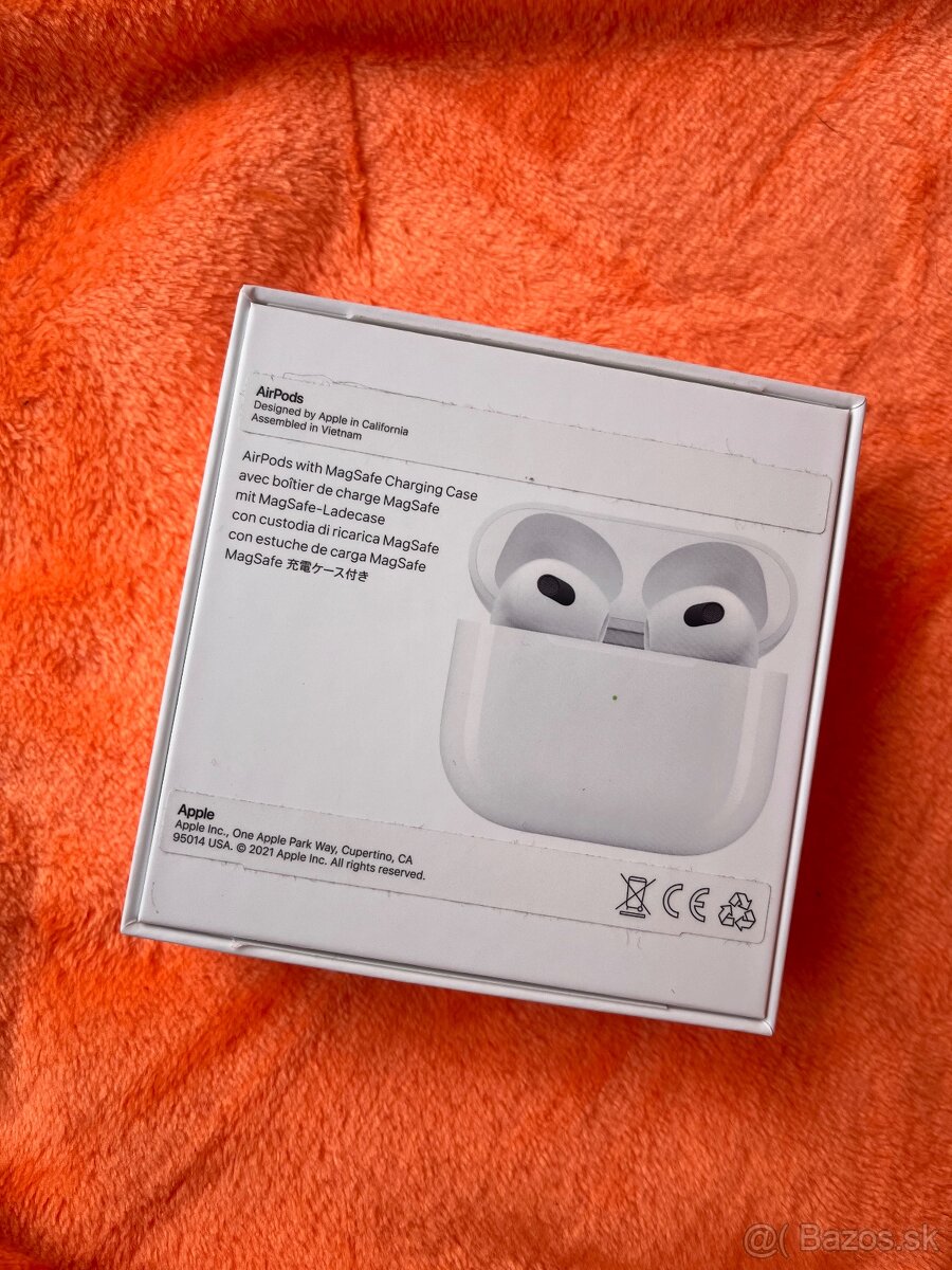 Apple AirPods 3 (3. generácia) + 2 púzdra - 2